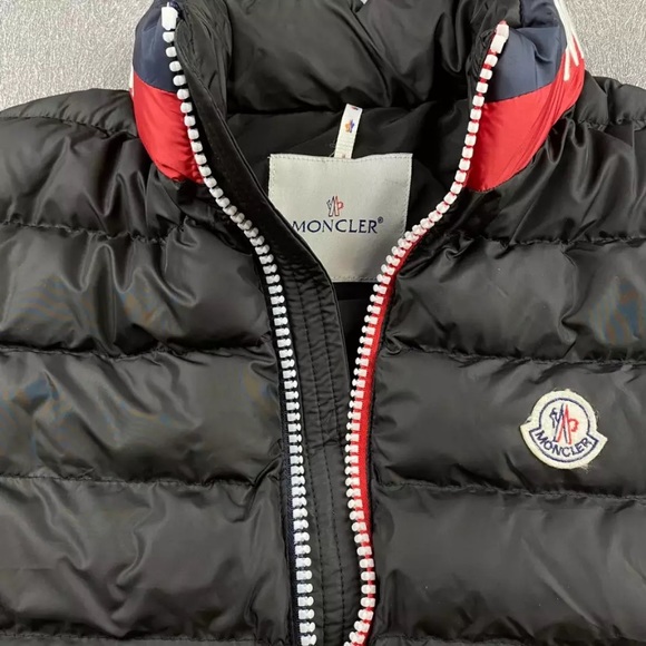 Moncler vest - Picture 5 of 6
